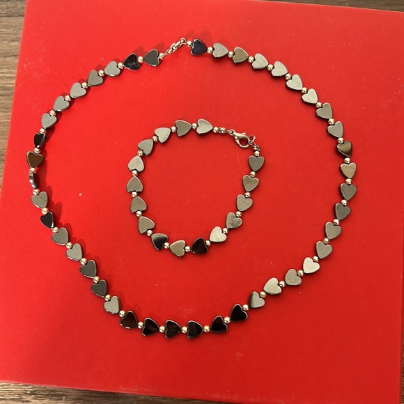 HEMATITE HEARTS NECKLACE AND BRACELET - Picture 3 of 3